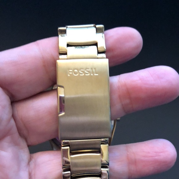 FOSSIL GOLDTONE OPALESCENT WOMENS WATCH - Picture 2 of 6